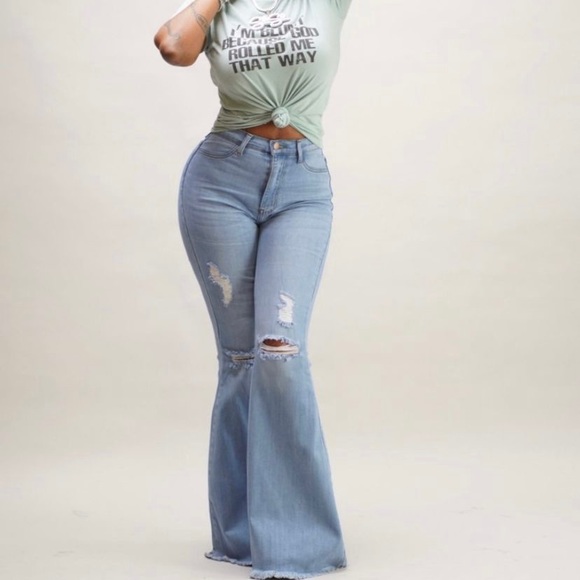 ALMOST GONE! NWT Distressed Flare Leg Jeans - Picture 1 of 8